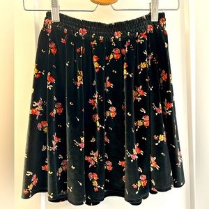 Ecote Urban Outfitters vintage floral balck velvet skirt